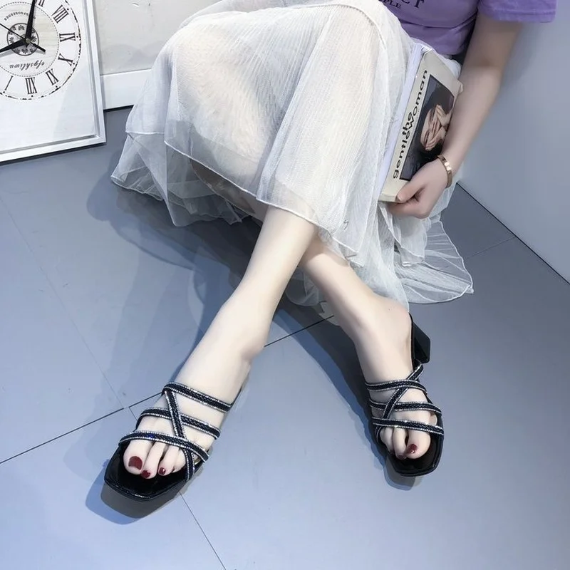 

Comfortable Mid-heel Slippers Women 2021 Summer New Fashion Rhinestone Roman Slippers Female Temperament Thick Heel Sandals