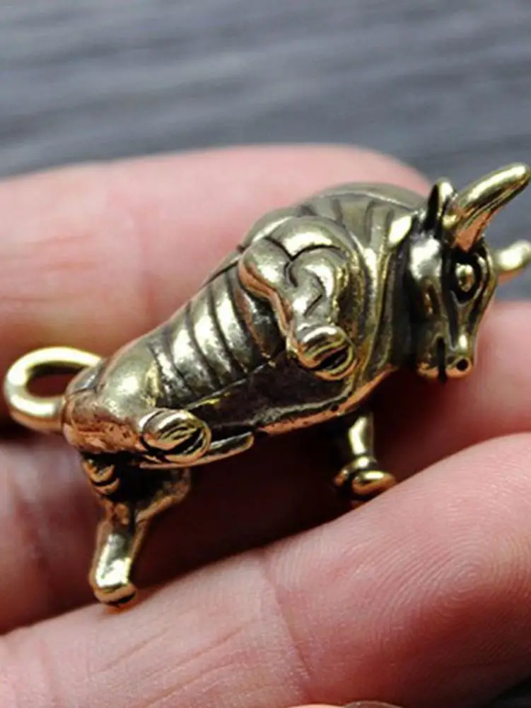 Брелок статуя быка из латуни ручной работы в стиле ретро украшение брелок на