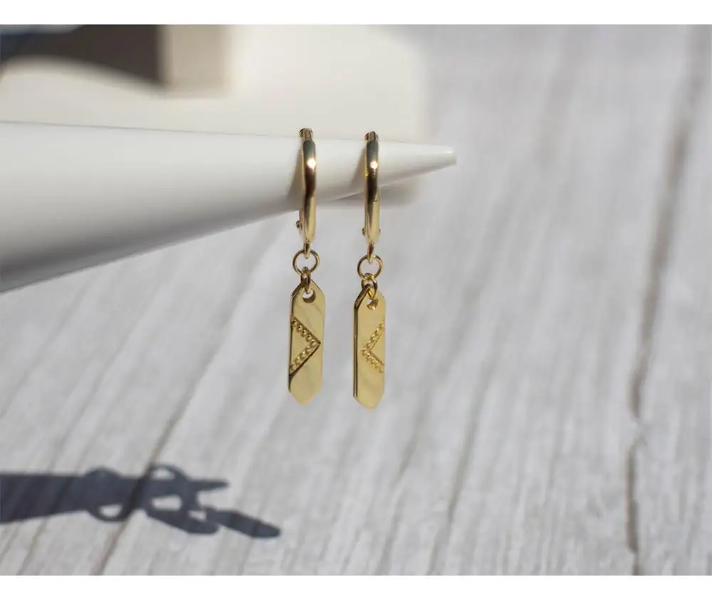 925 пробы серебряные серьги индивидуальные треугольные с кисточками цветные