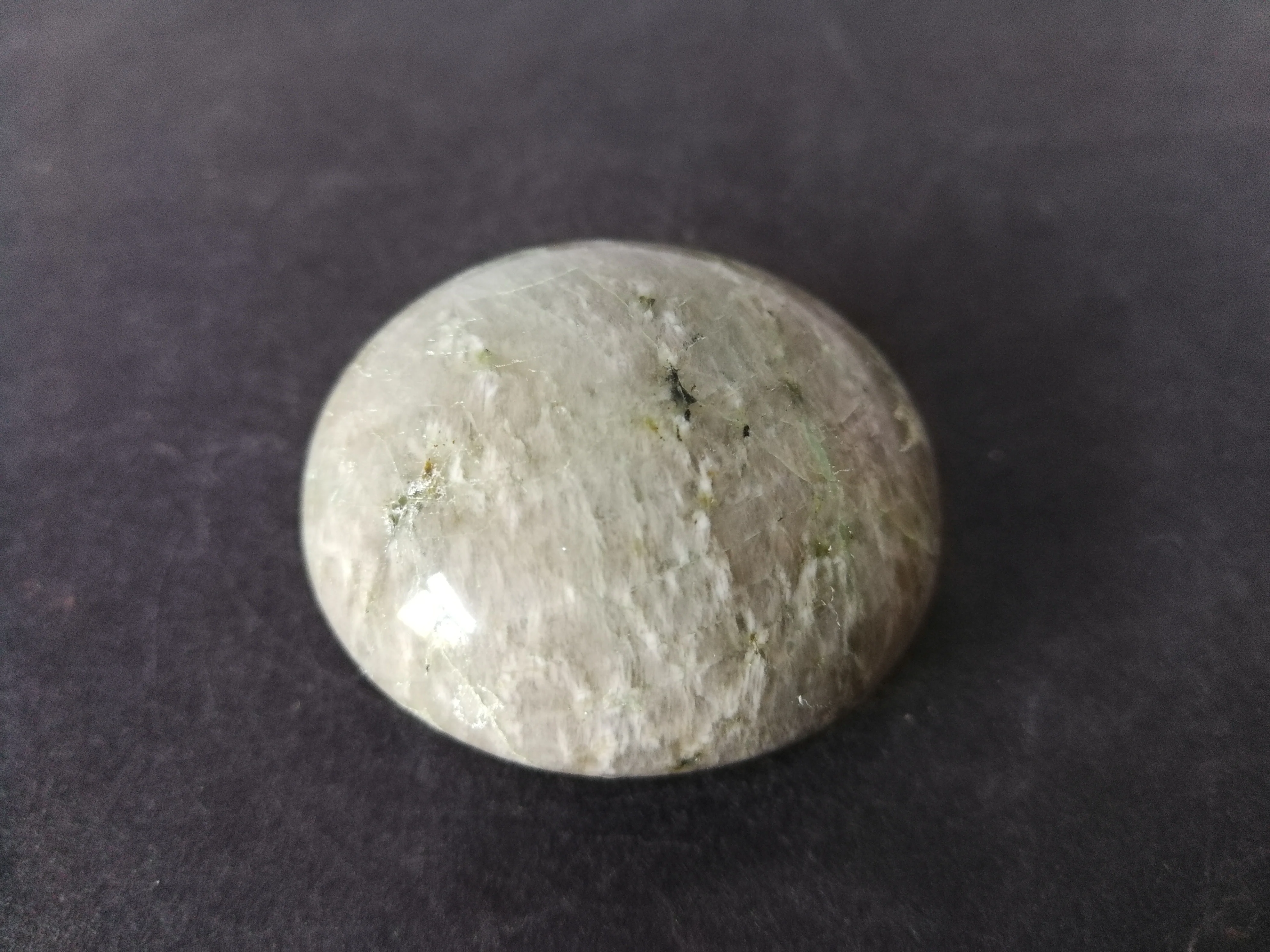 56.0gNatural green Moonstone Worry Stone polished quartz crystal palm stone mineral specimen Reiki healing home decorati | Дом и сад