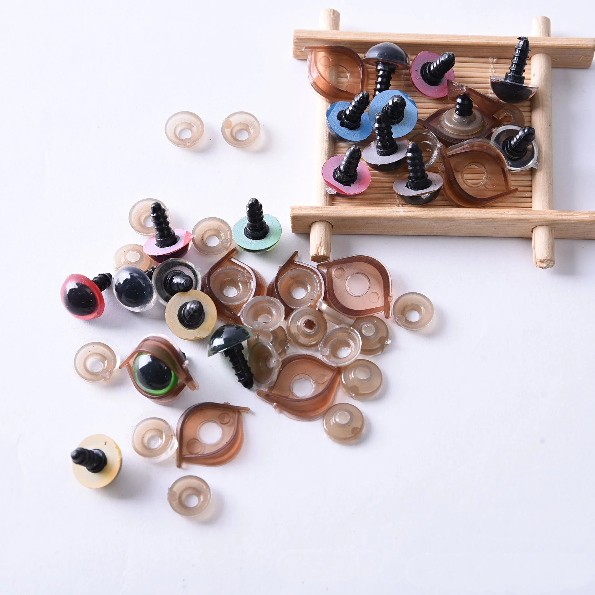 

100 шт./пакет 10 мм 12 мм Пластиковые безопасные глаза кукольные глаза животные конский глаз креативные игрушки амигуруми Цветные глаза для кук...