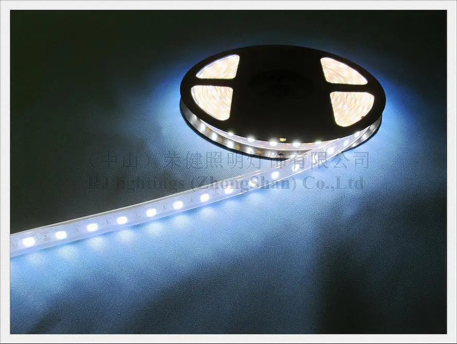 LED-полоса IP65 SMD 5050 световая гибкая мягкая DC12V SMD5050 60 светодиодов / м силиконовая трубка водонепроницаемая светлая.