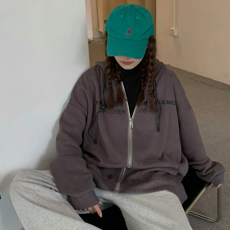 

Осенний женский кардиган с капюшоном