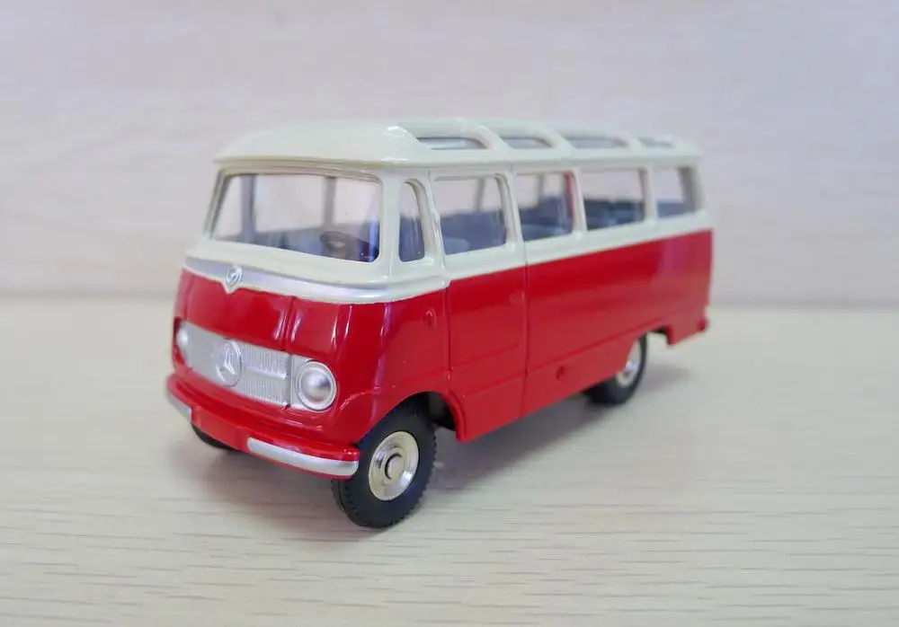 Внедорожник Atlas Dinky 541 MERCEDES Coach литые игрушки 1:43|Наземный транспорт| |
