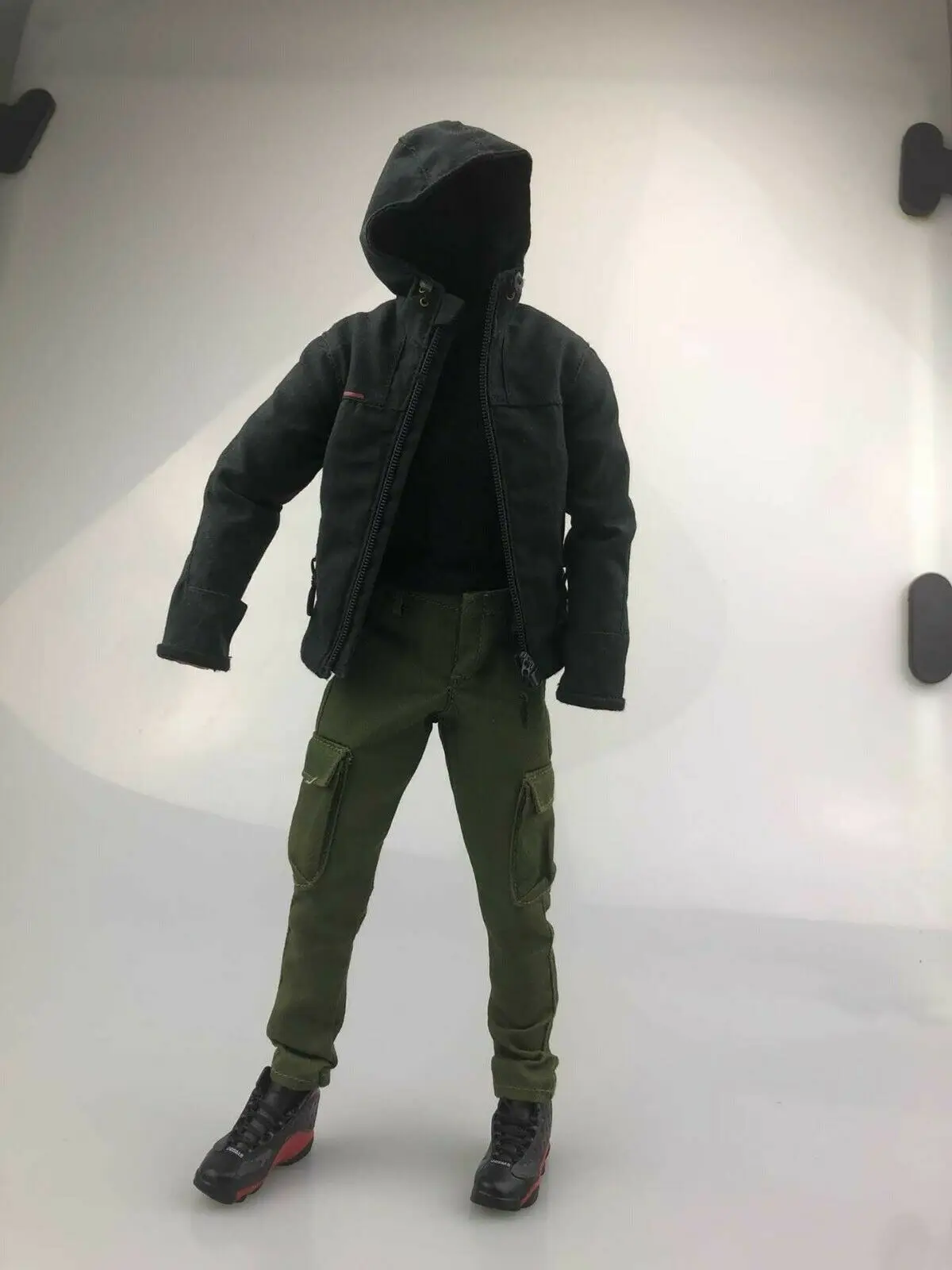 

1/6th Leisure Suit Model For 12" Male Figure Doll