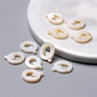 Капитал в оболочки, украшенным белыми буквами для девочек натуральный из перламутровых раковин кулон из бисера для самостоятельного изготовления ювелирных изделий 10 шт.; Оптовая продажа; Детское нижнее белье подарки