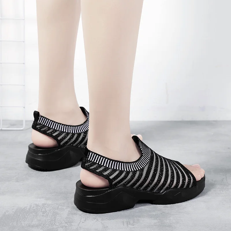 Сандалии женские на плоской платформе дышащие босоножки без застежки лето