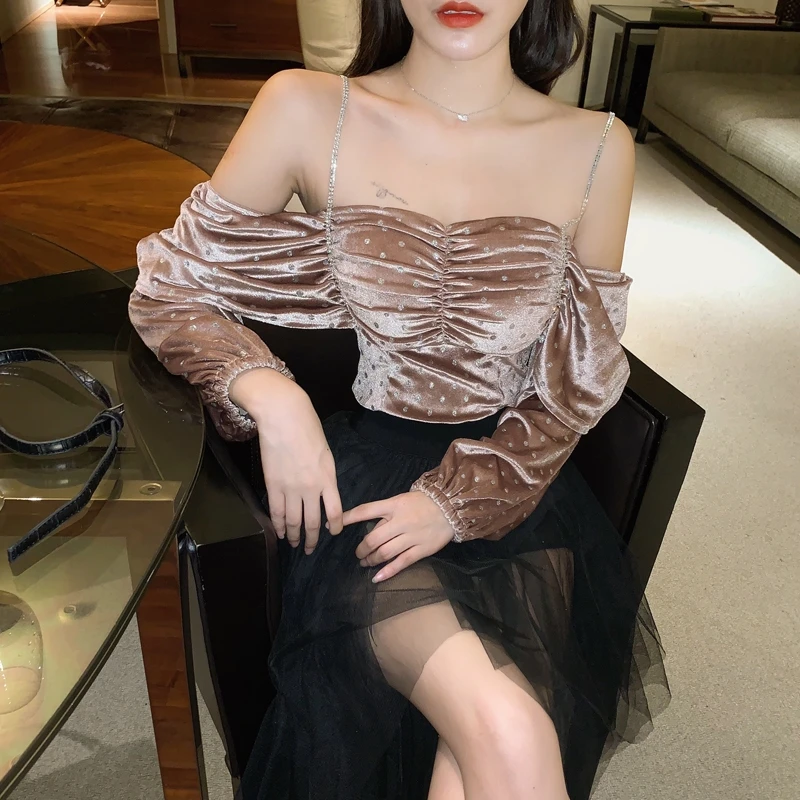 Блузка женская велюровая с открытыми плечами пикантный винтажный топ на