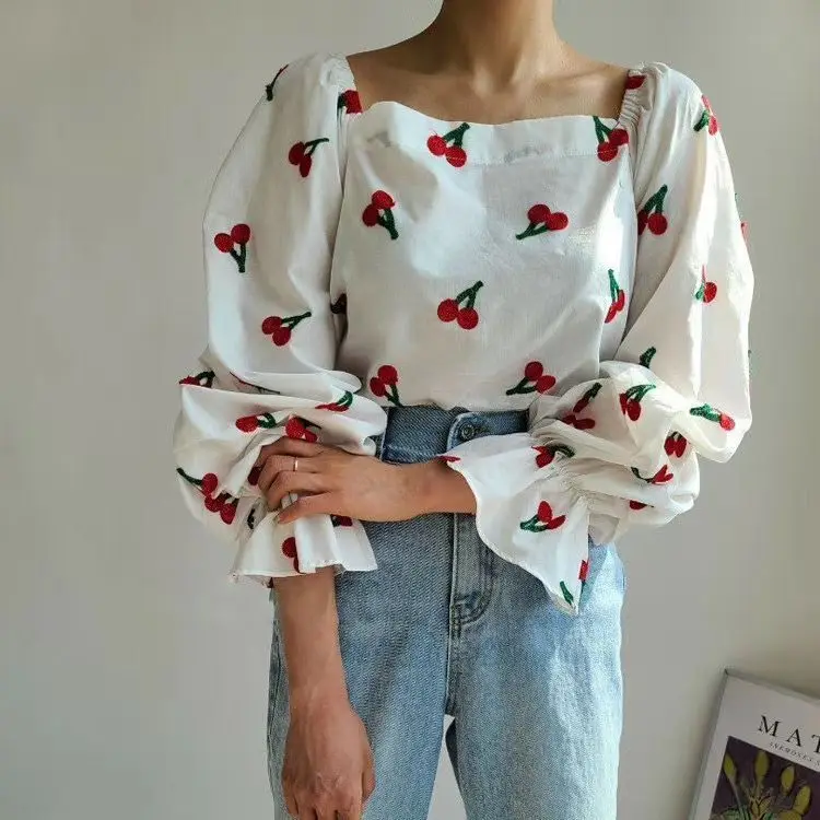 

Shirts & Blouses