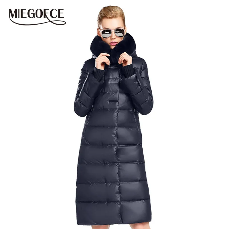 MIEGOFCE Новая Зимняя Коллекция Теплый Женский Зимний Пуховик Теплая Женская Парка Средней Длинны с Воротником из Меха Кролика Зимнее Пальто для Женщин в Европейском стиле