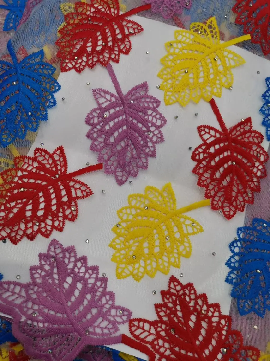 

Latest African Lace Fabric 2020 Embroidered Nigerian High Quality Bridal Tulle Lace Fabric with Beads For Wedding Party Dress