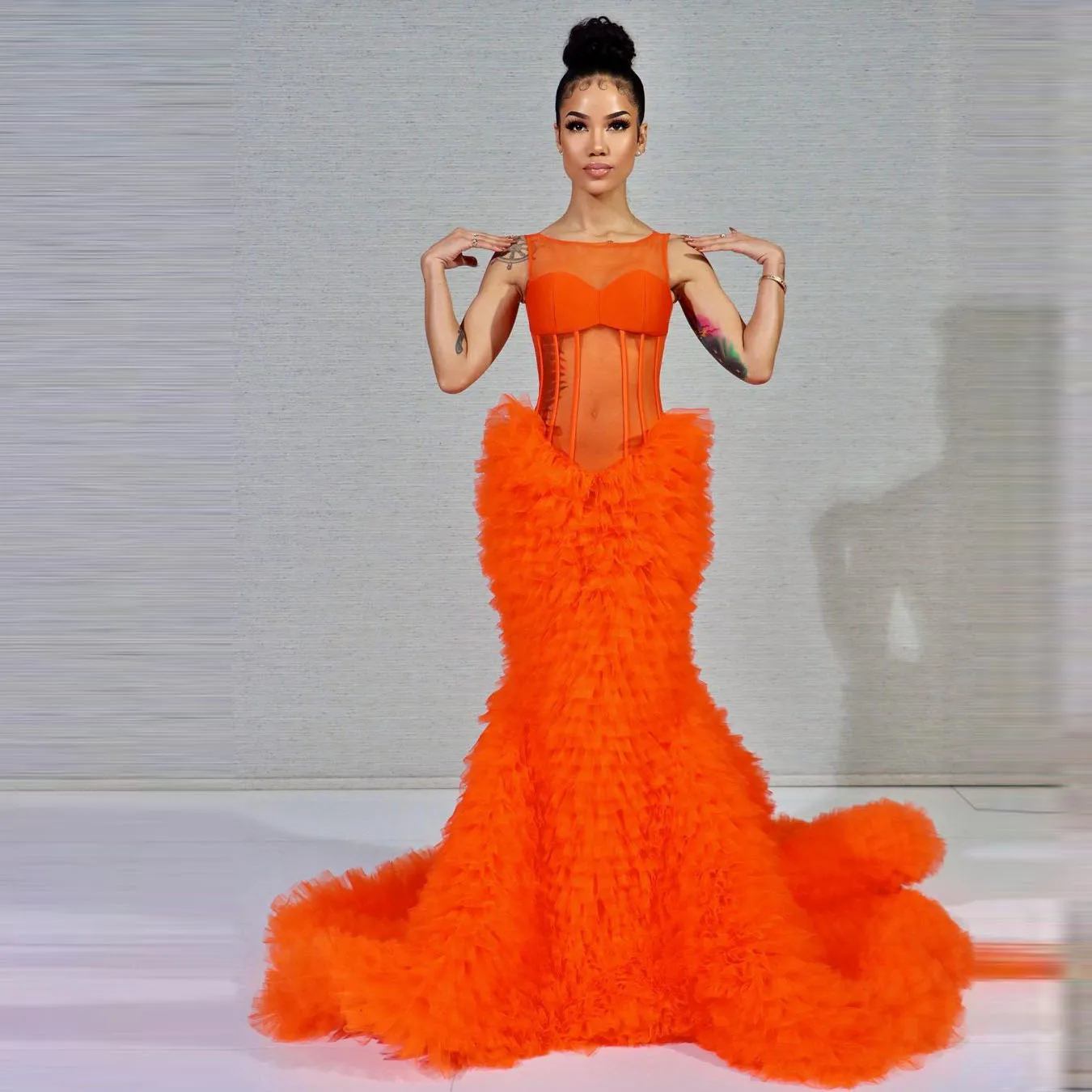 

Bright Orange Mermaid Pageant Dress Sleeveless O-Neck Crop Top Layered Puffy Tulle Trumpet Sweep Train Party Gowns Custom Made
