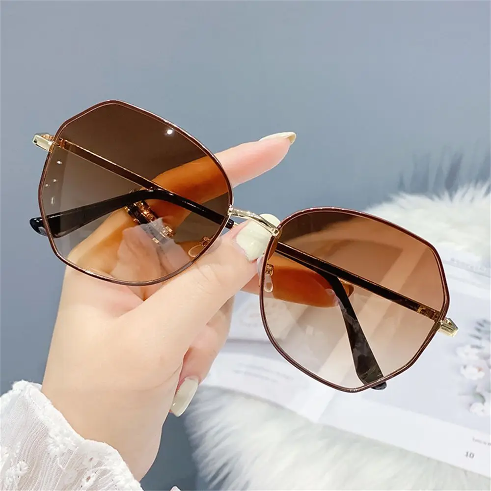

Vintage Rimless Sunglasses for Women & Men Trend Gradient Sun Glasses UV 400 Metal Oval Sunglasses Fashion Shades