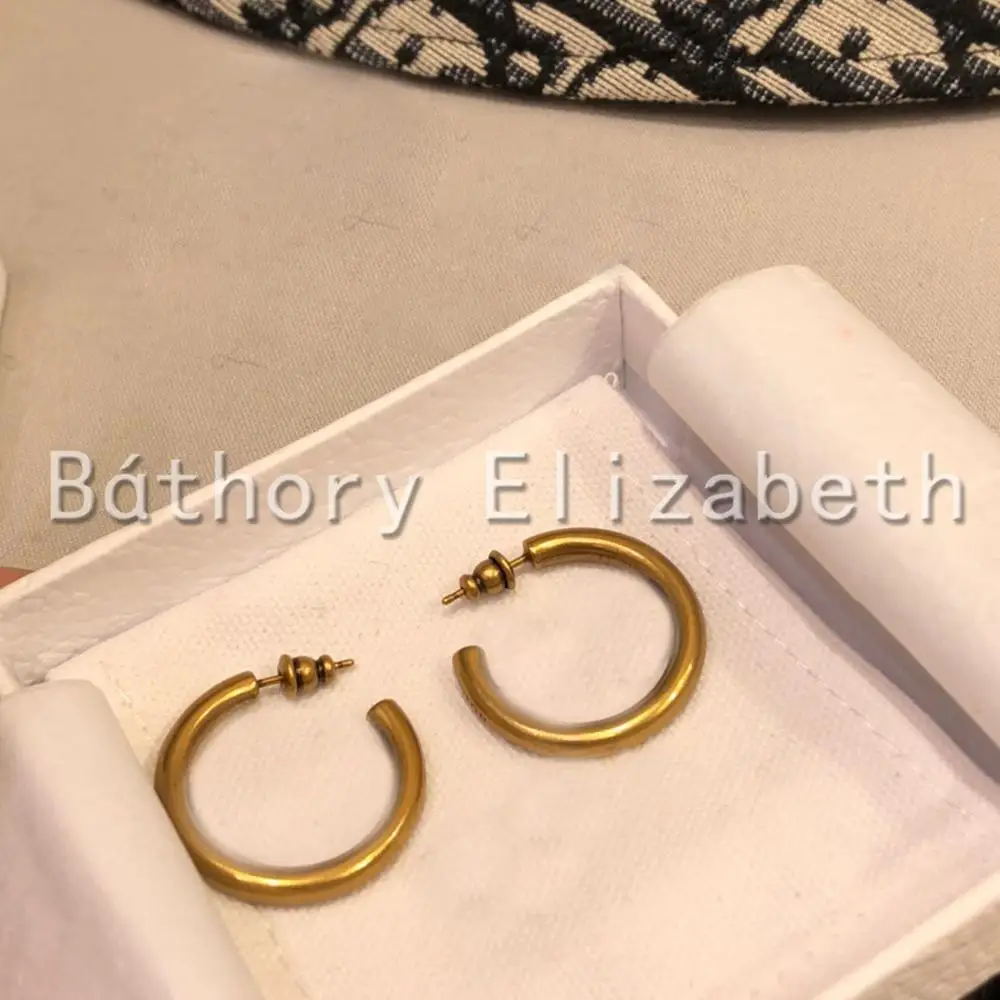

Bthory Elizabeth Woman Simple earrings advanced retro brass material with casual pendientes piercing earrings for women