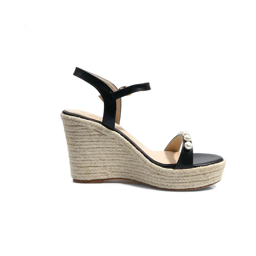 Женские босоножки на танкетке QUTAA черные из плетеной соломы с открытым носком