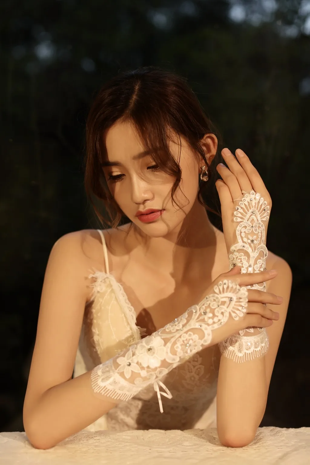 Длинные кружевные свадебные перчатки для женщин вечерние банкетные невесты 2019