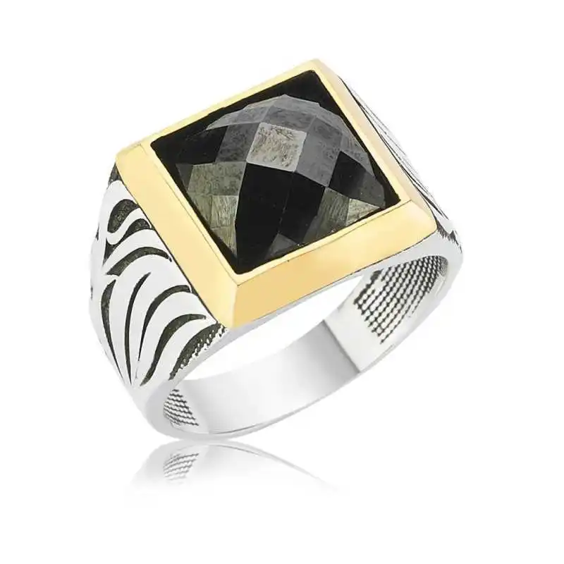 

Серебряное мужское кольцо Silverlina с черным камнем