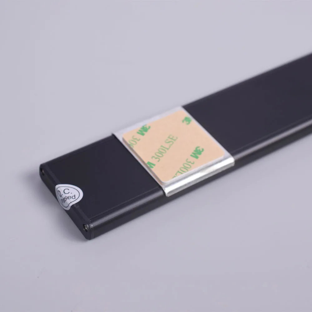 Светодиодный светильник с пассивным инфракрасным датчиком движения для нижнего