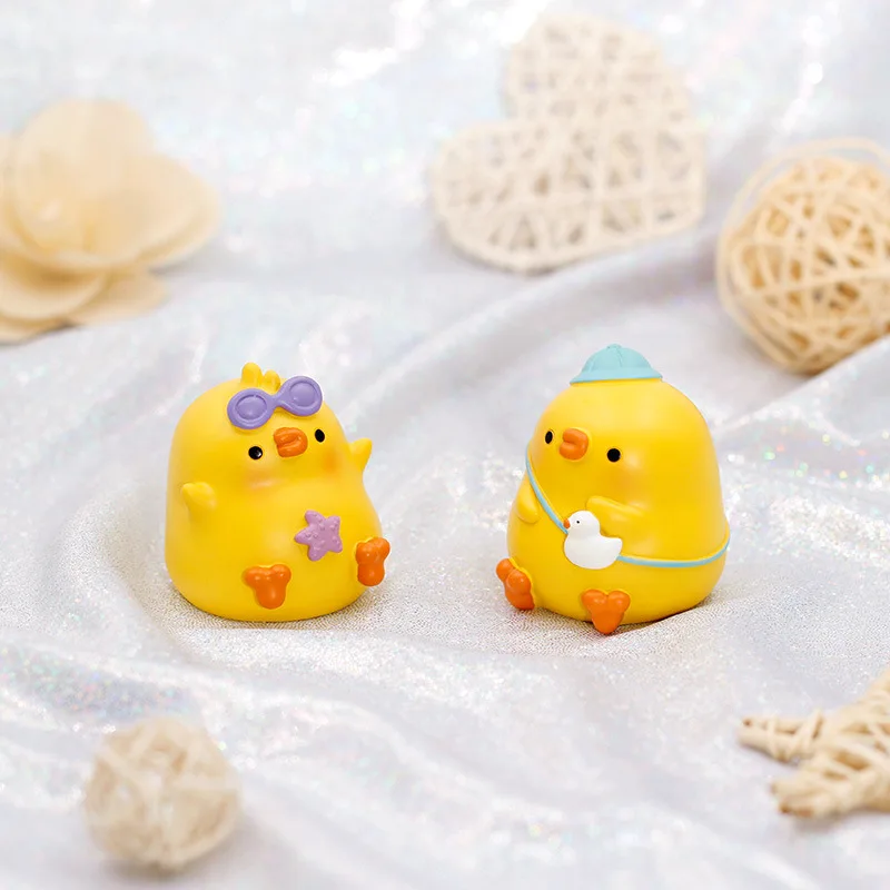 Цельнокроеное платье Желтый цыпленок мини маленький Pollo Статуэтка женщины в