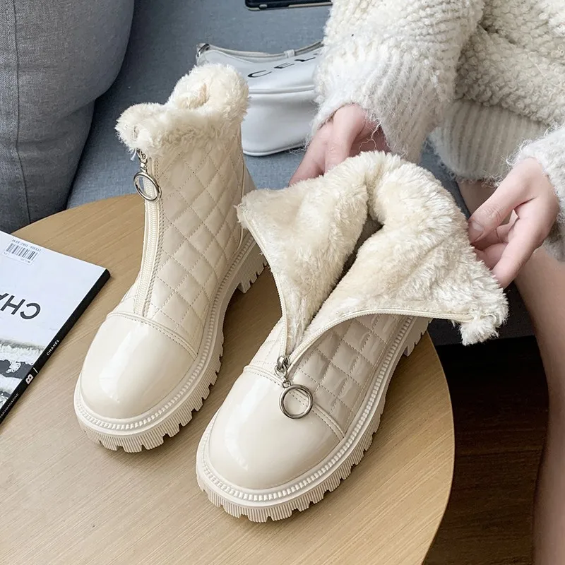 

In The Winter Of 2021, The New Retro Round Head Plus Velvet Martin Boots Women's Wild Thick Heel British Style Thickening.