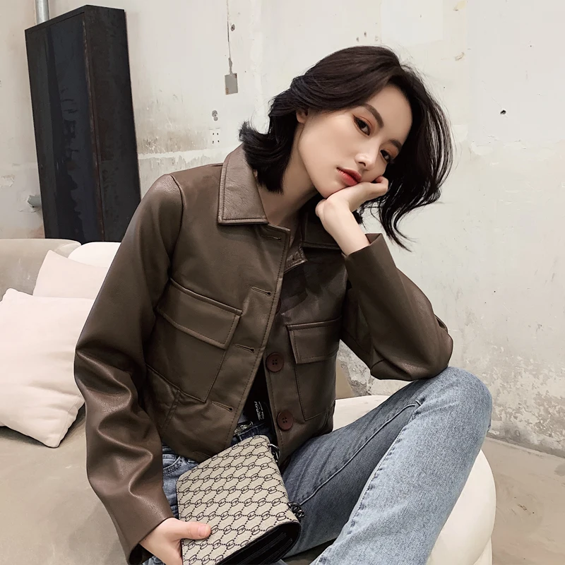 Короткая кожаная куртка Женская облегающая байкерская из искусственной кожи на