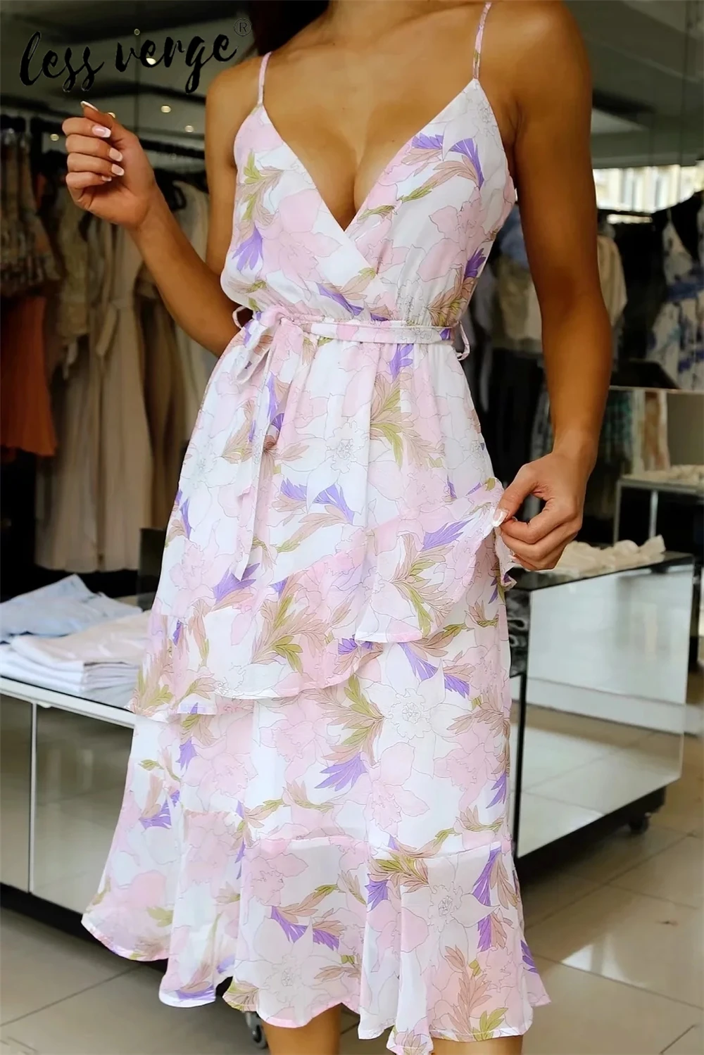 Фото Женское платье с v-образным вырезом Lessverge шифоновое Повседневное цветочным