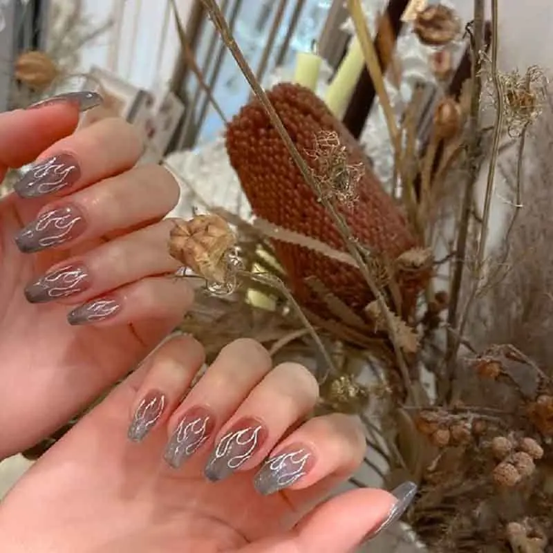 

24Pcs/Set New Product Beautiful Flame False Nails Kids press on Chic Fire Style Short False Nails Punk Manicure Decoration