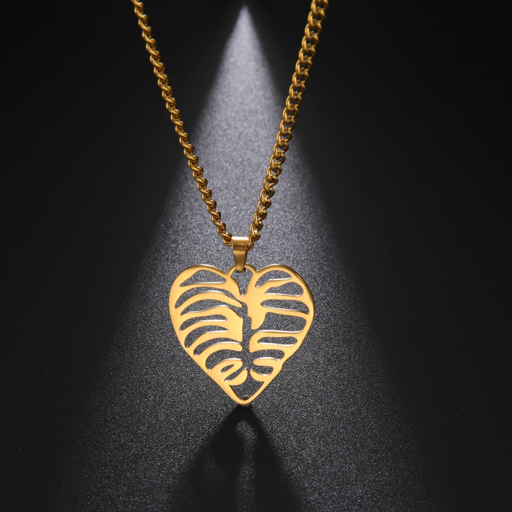 

My Shape Punk Heart Skeleton Pendant Necklaces for Men Women Lung Sternum Breastbone Stainless Steel Necklace Halloween Jewelry