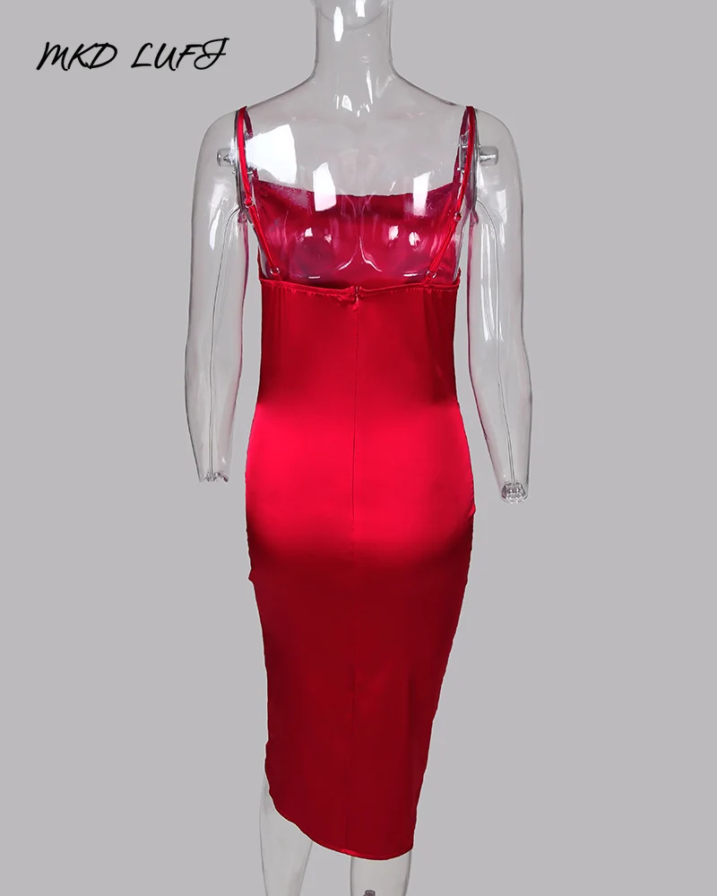 Летнее облегающее платье на бретельках с разрезом женское однотонное красное