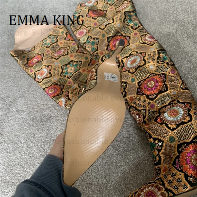 Женские сапоги с вышивкой привлекательные рыцарские острым носком на высоком