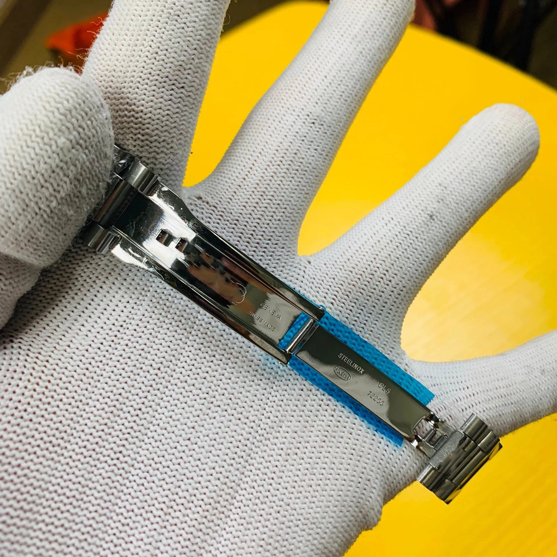 

Free Shipping New Men's Silver Case Automatic Mechanical Blue Dial Sapphire Daydate Watch 41mm