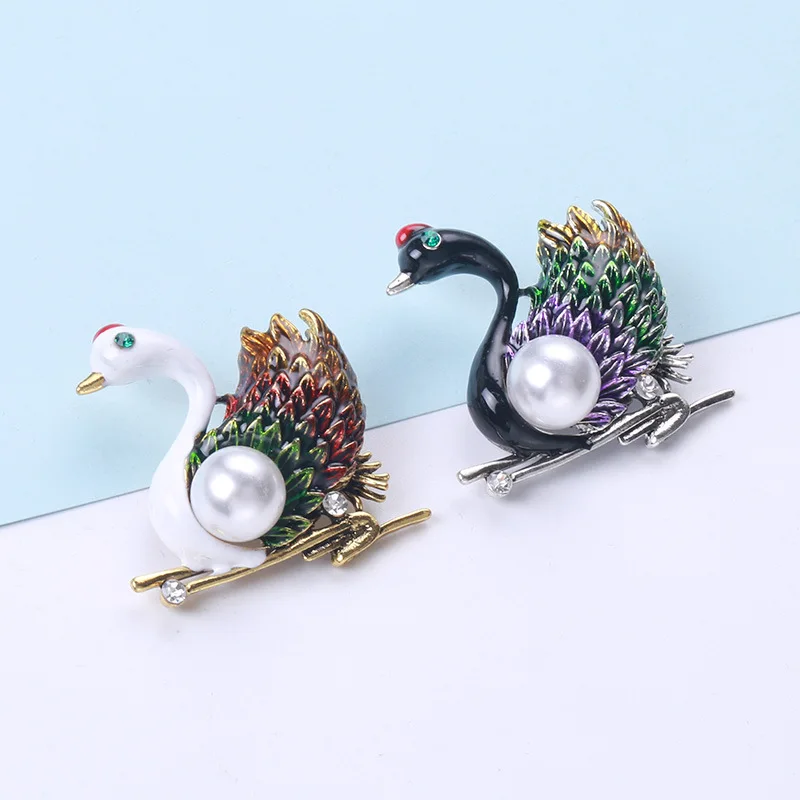 

Blucome Newest Enamel Colored Swan Brooch for Women Girls Coat Suit Bag Hat Scarf Buckle Pins Weddding Party Jewelry Gifts