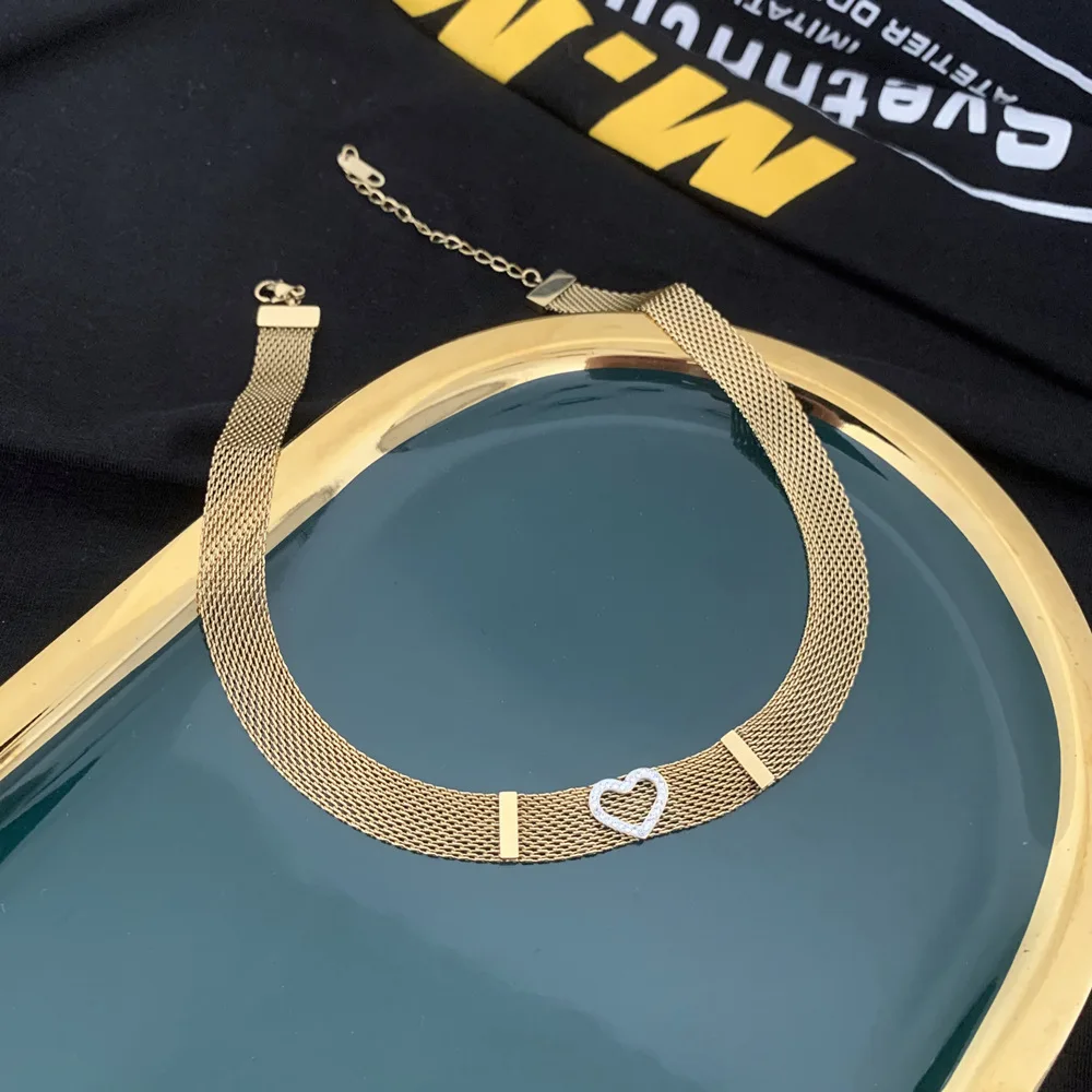 

Fashion Stainless Steel Women Choker Necklaces Widen Choker with Heart Hollow Chain Necklace Gold Color Minimalist Jewelry