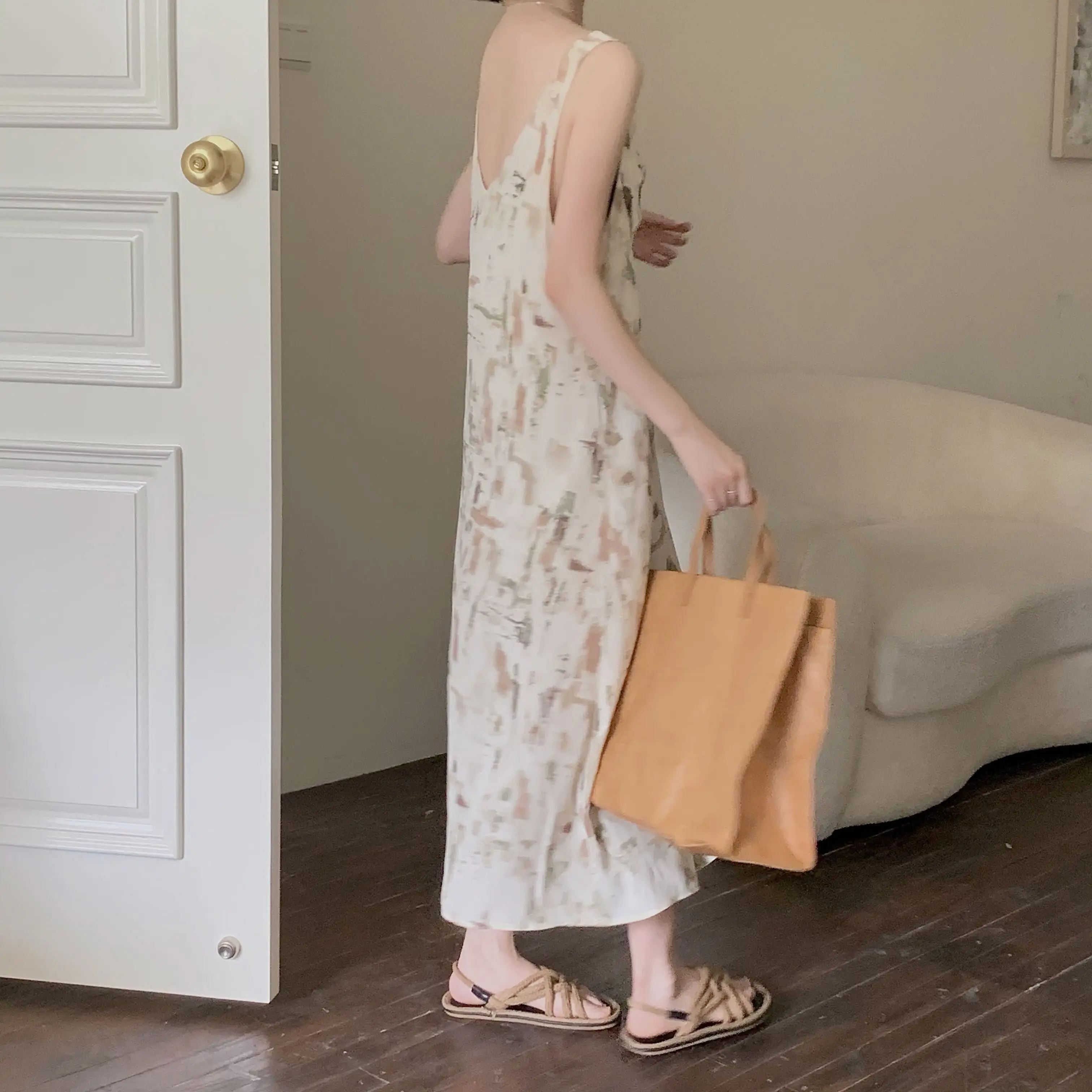 

COIGARSAM French Style Women Long dress Spaghetti Strap V-Neck Dresses 13020