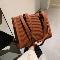new 2021 autumn fashion ladies luxury high quality simple leisure all match large capacity one shoulder underarm tote bag women