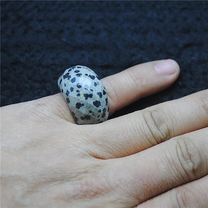 

1 PCS Fashion Men's Rings Nature Spot Stone Sodalite Black Onyx Rose Quartz Material 17MM Diameter Of Hole Faceted Surface