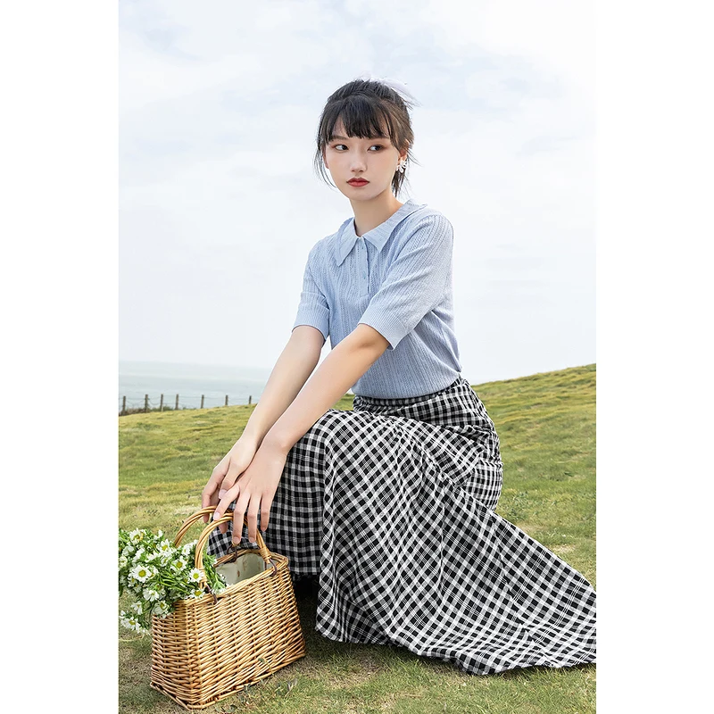 

INMAN Women Cardigan Lace Lapel Hollow Out Solid Color Short Sleeve Elegant Young Fresh Sweet Style Female Knitted Top