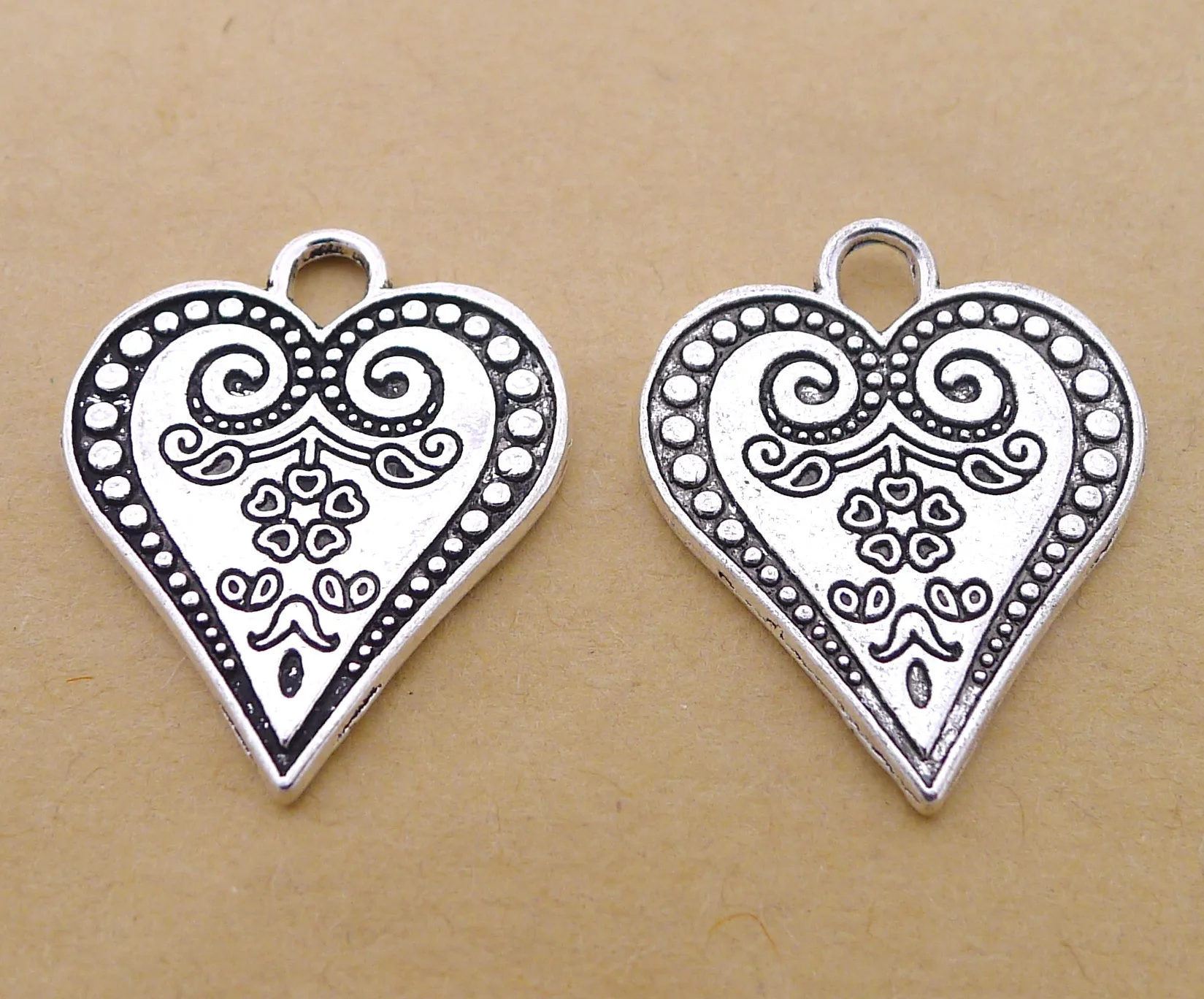 

Charm for making jewelry 5pcs 22x27mm antique silver color Heart charms