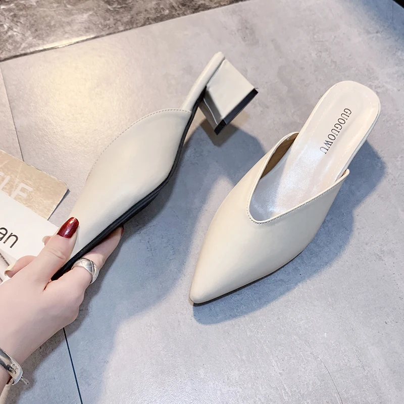 

2021 Summer Fashion Women Pointed Toe Slipper Nude White Square Low Heels Outsides Ladies Slides Luxury Brand Beach Mules Shoes