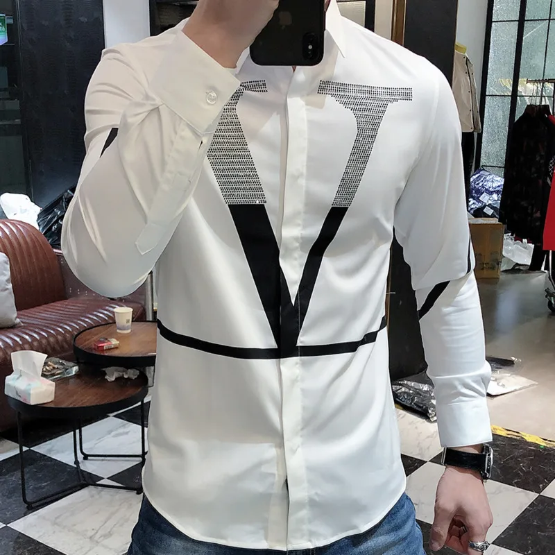 

Men 2021 Spring New Big V Letter Print Shirt Men Fashion Trend Personality Casual Rhinestones Slim Long Sleeve Dress Shirt Men