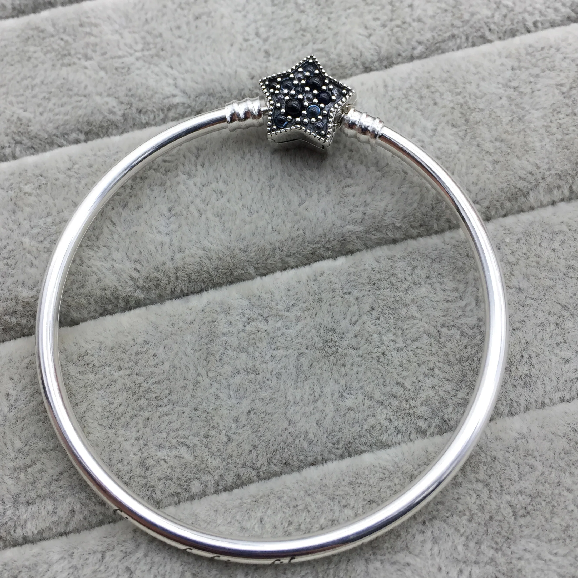 

2019 100% 925 Sterling Silver Classic Moments Bright Blue Star Clasp Bangle Women Charm Fashion Jewelry Free Shipping Wholesale