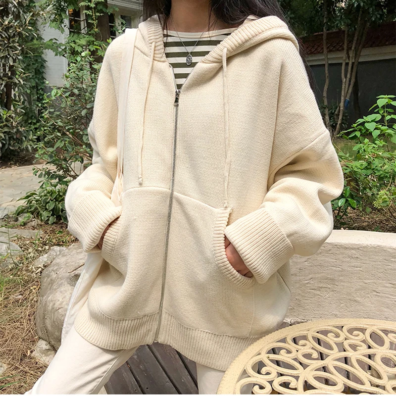 Кардиган женский зимний на молнии однотонный с капюшоном V807 |