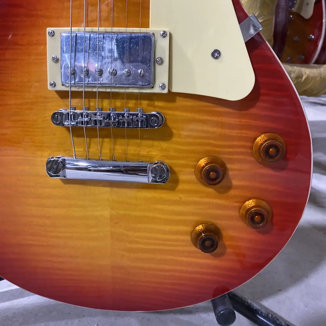

Standard Electric Guitar Tiger Maple Top High Quality Cherry Sunburst Free Shipping