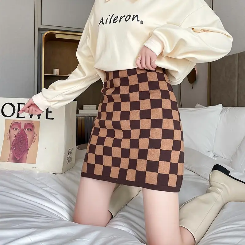 

Трикотажная мини-юбка в шахматную клетку, из сырья