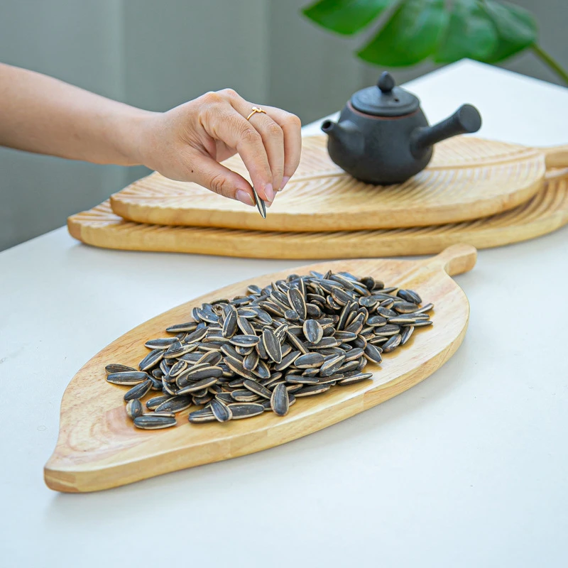 

Walnut Rubber Wood Pan Plate Fruit Dishes Saucer Tea Tray Dessert Dinner Bread Leaf Pattern Wood Plate storage Trays