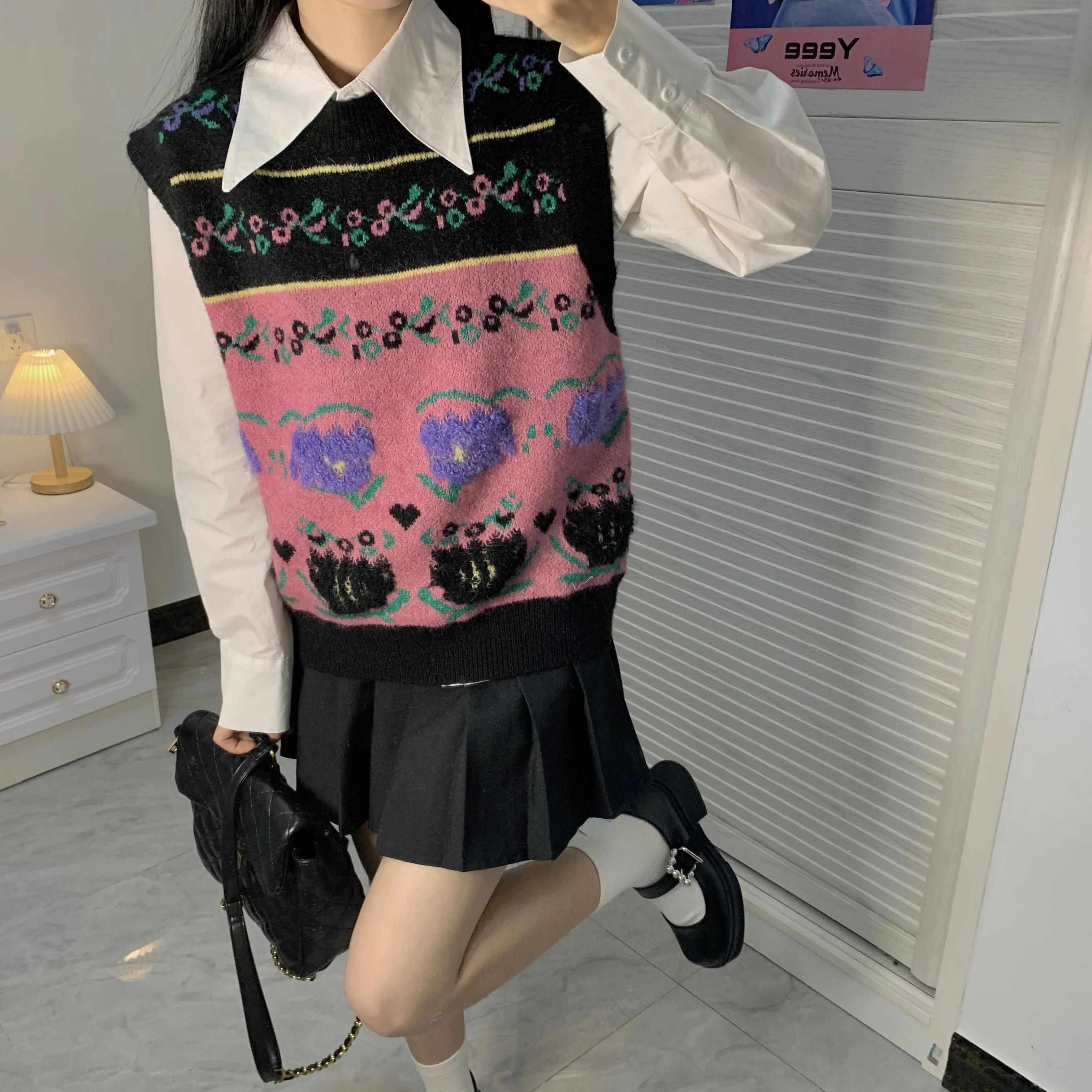 

Korean Ins Early Spring Sweet Cute Anti-Aging Little Flower Knitted Vest Female + Minimalist Long Sleeve Shirt Outfit