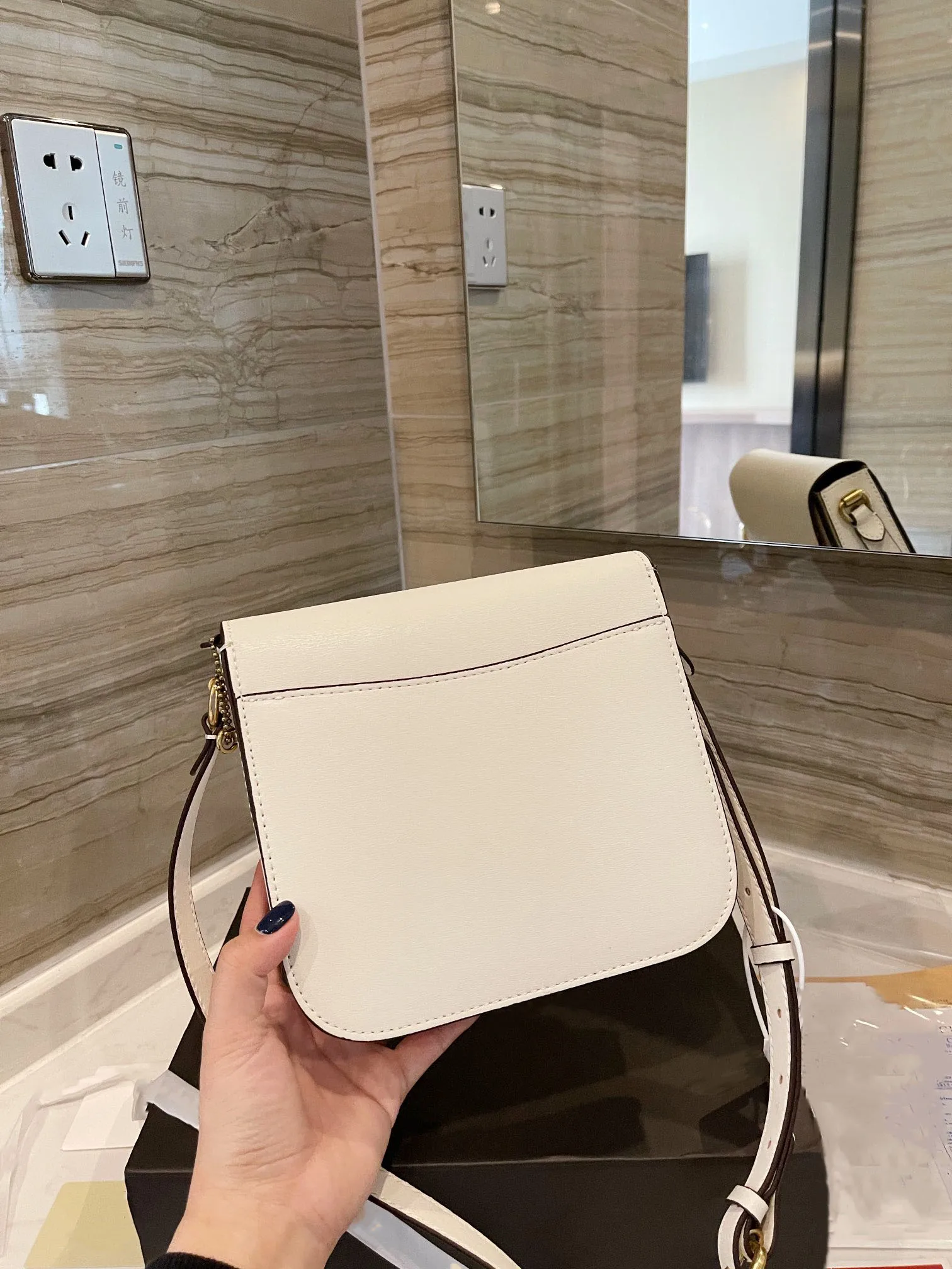 

2021 new style small square bag Single Shoulder Messenger simple women's bag