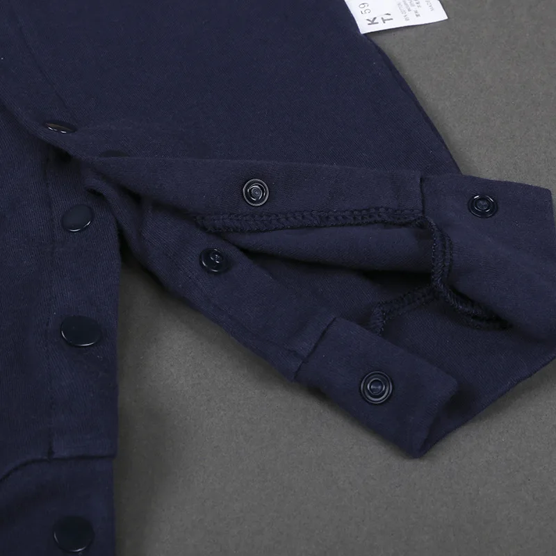 Красный темно-синий комбинезон для новорожденных мальчиков в стиле пэчворк