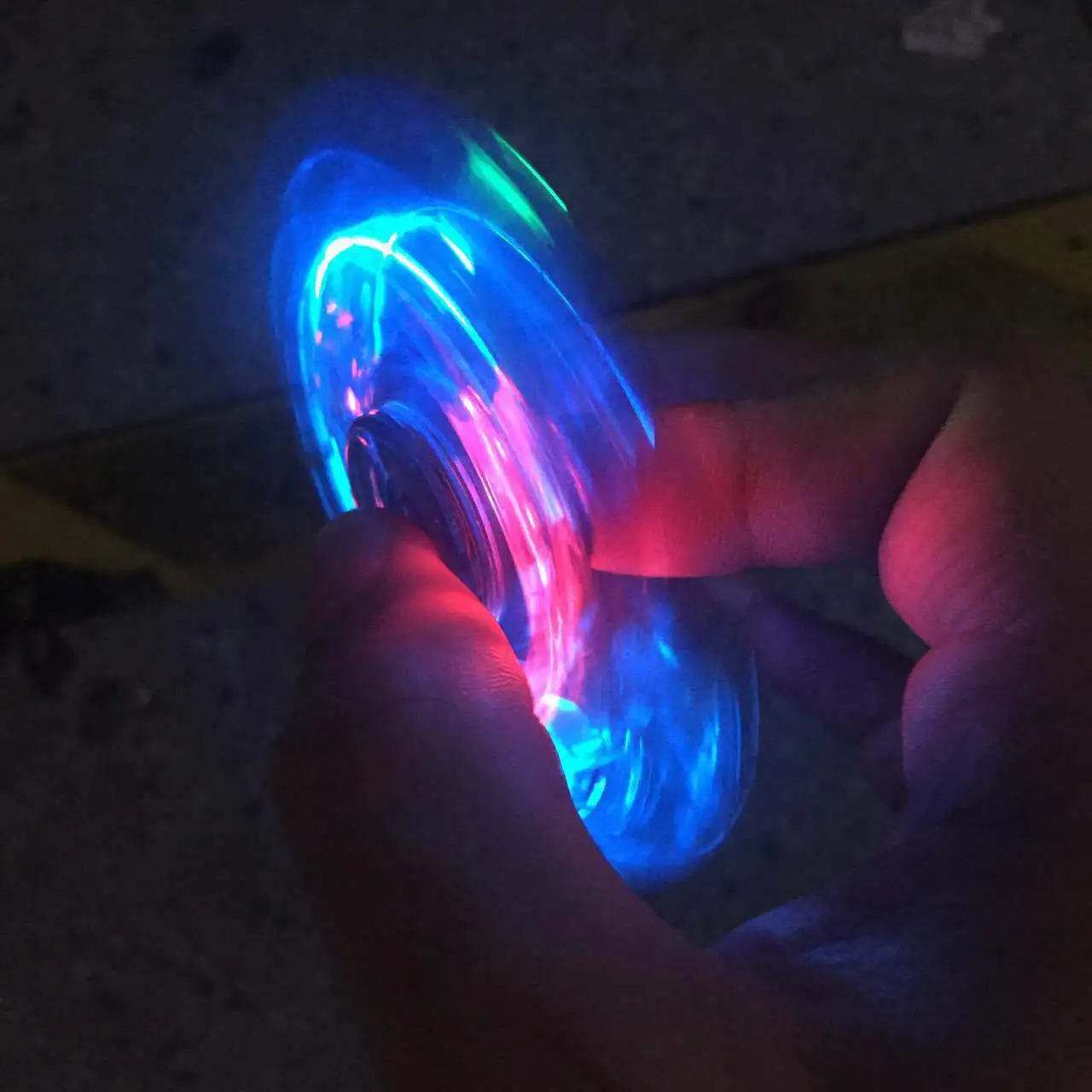 Цветной Креативный светодиодный светильник лый Темный светящийся Спиннер