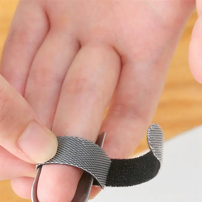 Наконечники для пальцев на кухню (2 шт.), настраиваемые, из нержавеющей стали, инструменты для защиты ногтей при нарезке, нарезании, очистке и обдирании (Артикул A35).